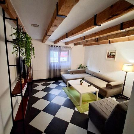 Downtown Apartment Ниш Экстерьер фото