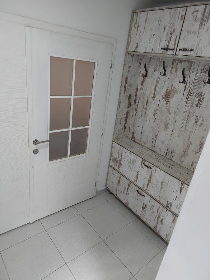 Downtown Apartment Ниш Экстерьер фото