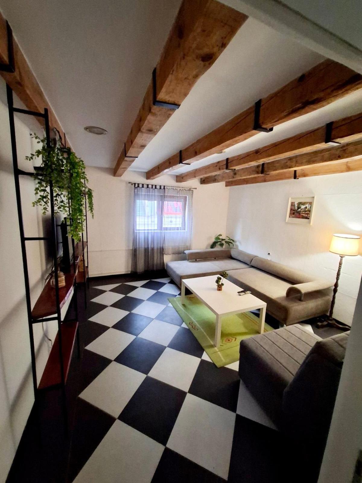 Downtown Apartment Ниш Экстерьер фото